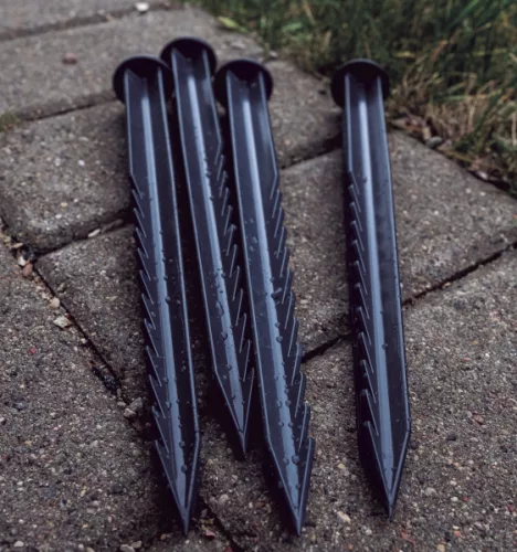Műanyag rögzítő tüske (Fixing Peg) Borderkit Flexi ágyásszegélyhez 23.5cm,12db/cs. 2019784